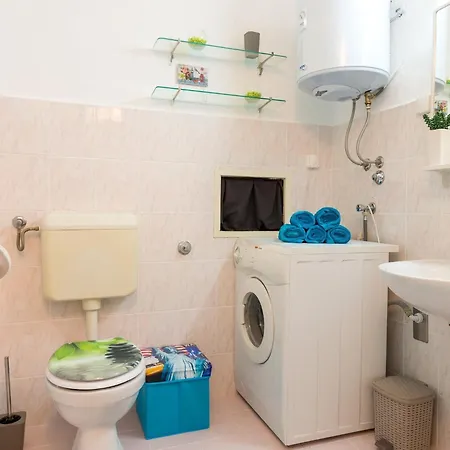 Butterfly - One Bedroom With Sea View